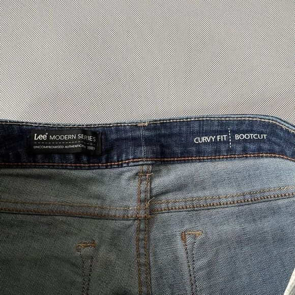Lee Modern Series Curvy Fit Bootcut Denim Jeans Women’s Size 12 Short - Picture 10 of 10